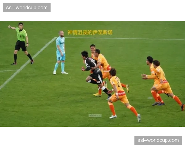 兰斯主场绝平，进球源自中圈附近一次成功的三人小组反抢