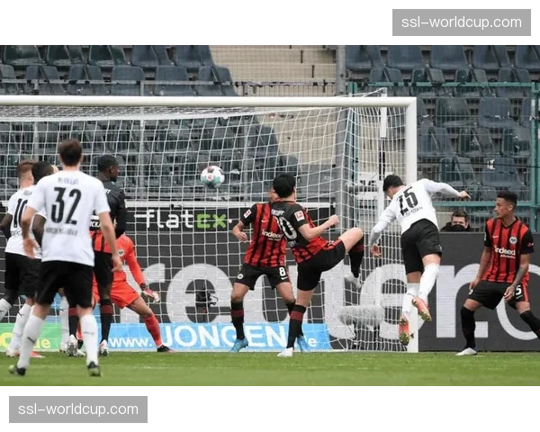 RB莱比锡2-0门兴格拉德巴赫,稳固联赛第三排名 RB莱比锡2-0门兴格拉德巴赫,稳固联赛第三排名